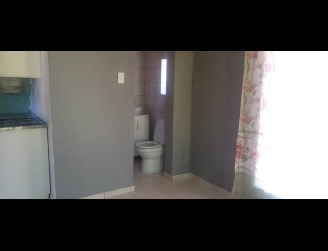 1 BEDROOM FLAT TO LET IN BIRCHLEIGH